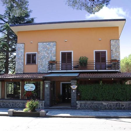 Hotel Alle Pendici Николози Екстериор снимка