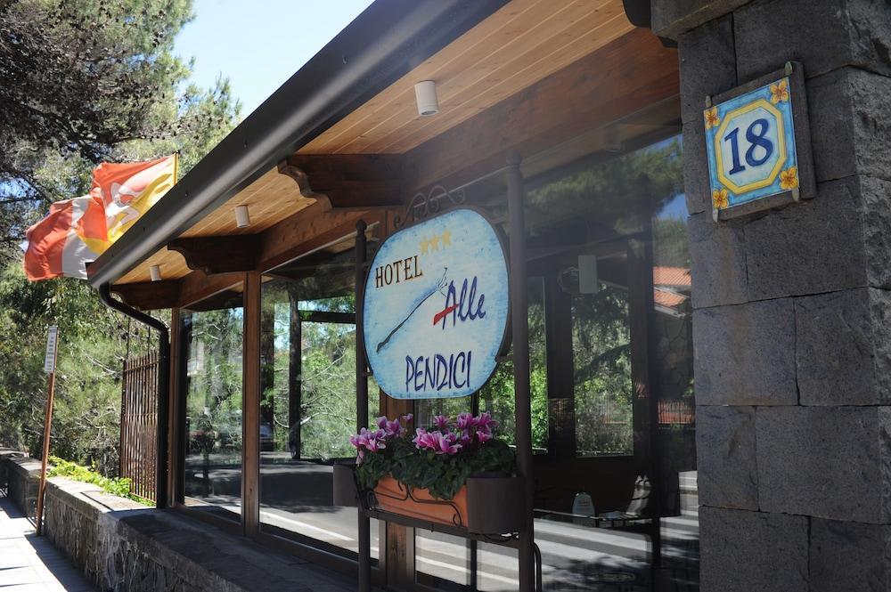 Hotel Alle Pendici Николози Екстериор снимка