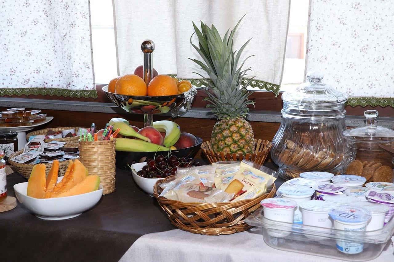 Hotel Alle Pendici Николози Екстериор снимка
