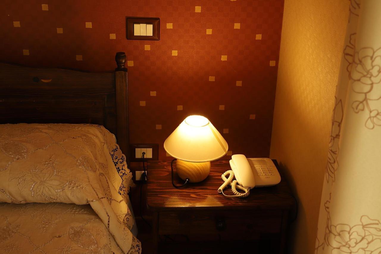 Hotel Alle Pendici Николози Екстериор снимка