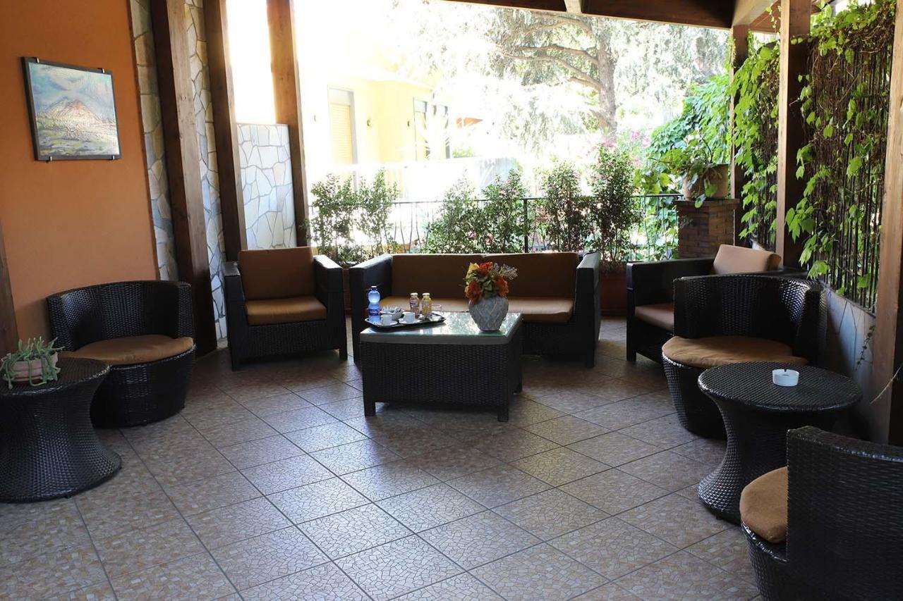 Hotel Alle Pendici Николози Екстериор снимка
