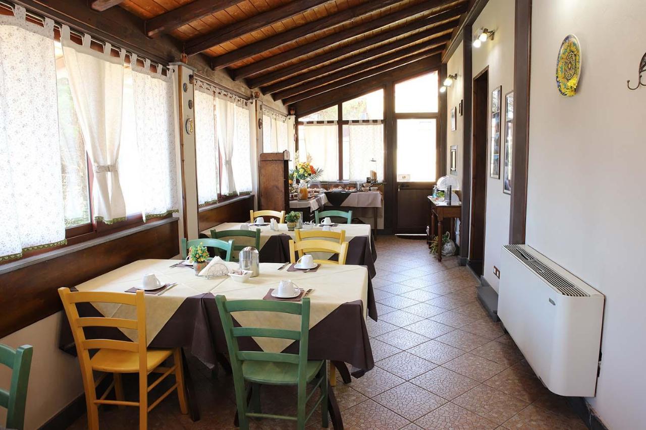 Hotel Alle Pendici Николози Екстериор снимка