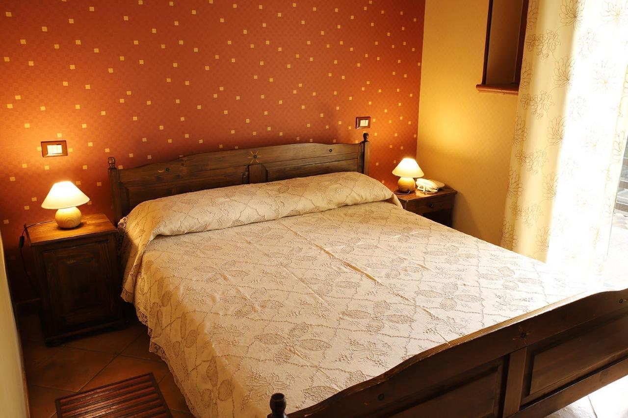 Hotel Alle Pendici Николози Екстериор снимка