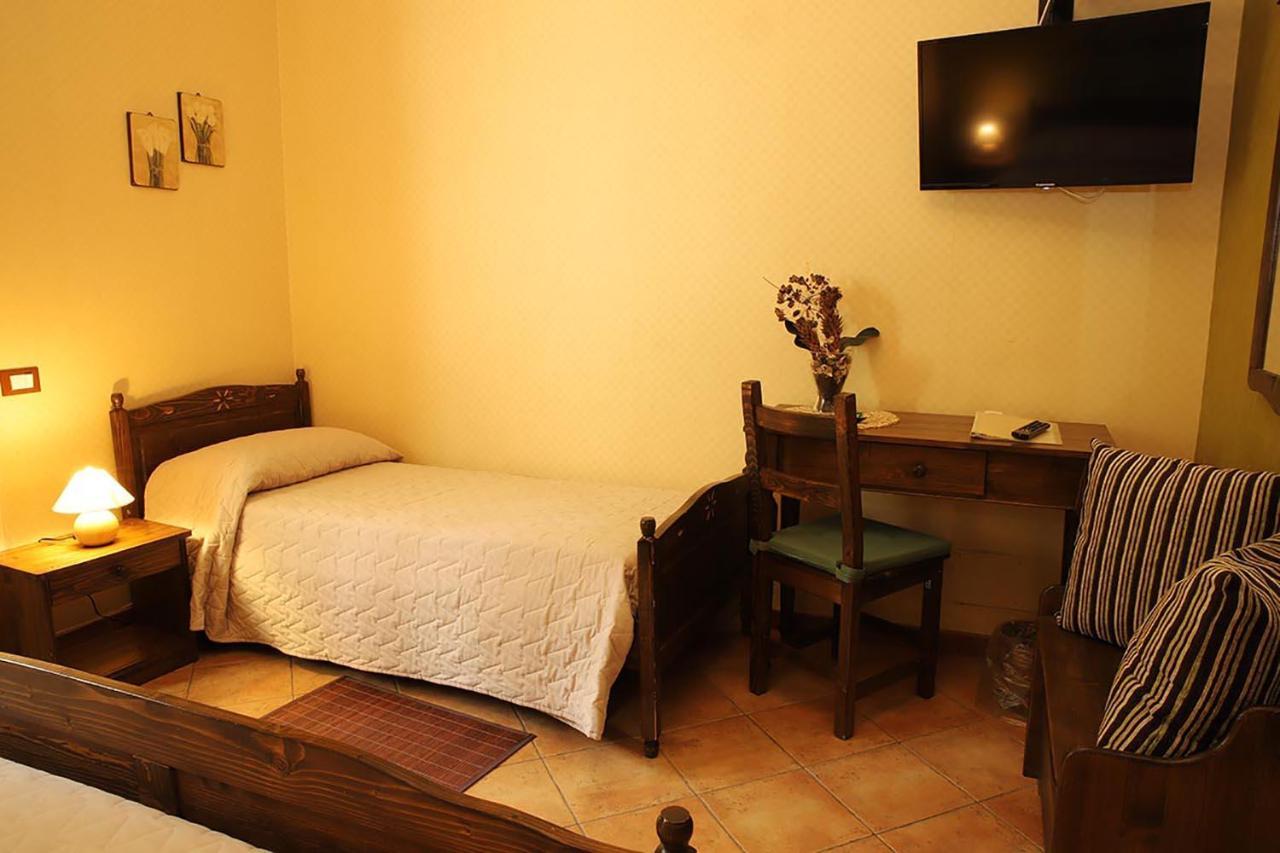 Hotel Alle Pendici Николози Екстериор снимка