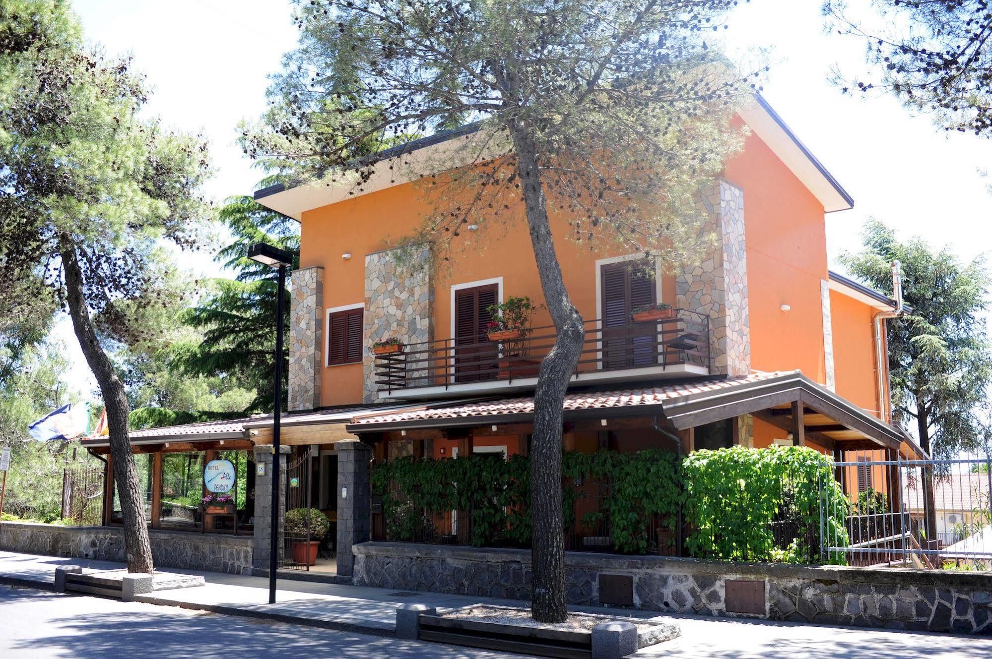 Hotel Alle Pendici Николози Екстериор снимка