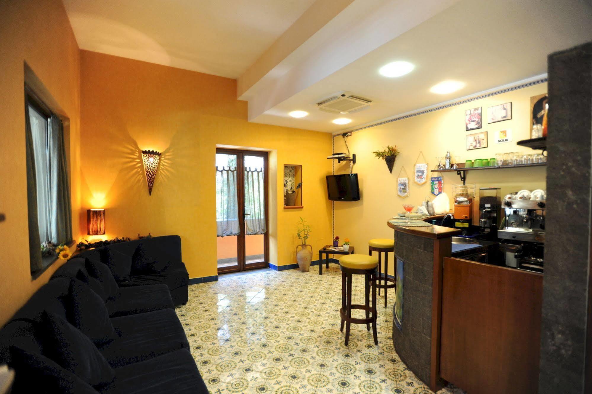 Hotel Alle Pendici Николози Екстериор снимка